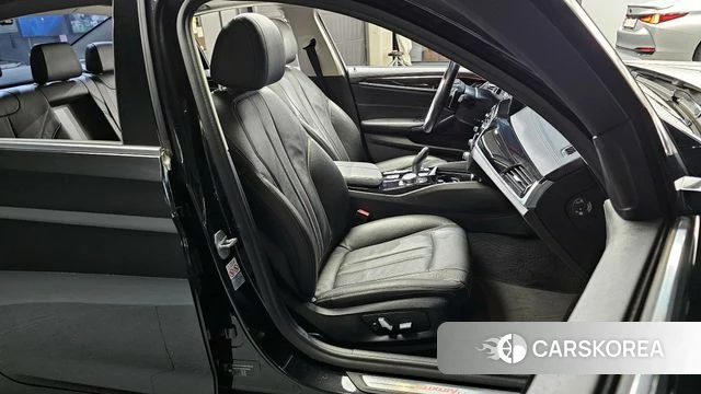 BMW 5 Series (G30) 2019 Черный из Кореи, фото 3