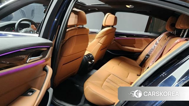 BMW 5 Series (G30) 2021 Черный из Кореи, фото 3