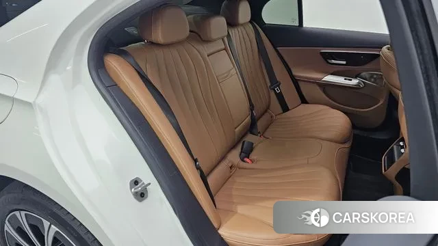 Mercedes-Benz E-Class W214 2024 Белый из Кореи, фото 3