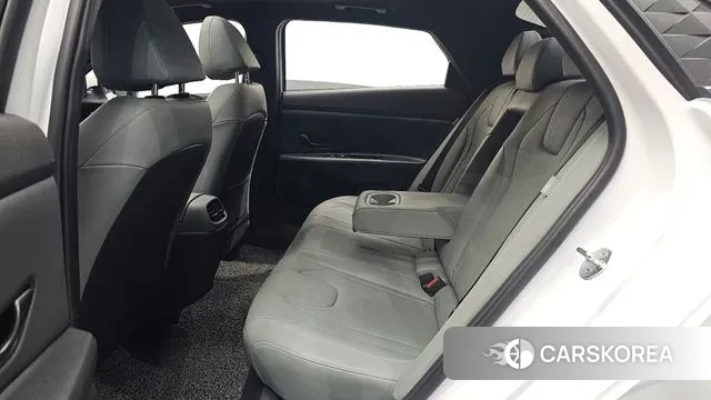 Hyundai The New Avante (CN7) 2023 Белый из Кореи, фото 3