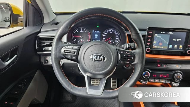 Kia Stonic 2018 Желтый из Кореи, фото 3