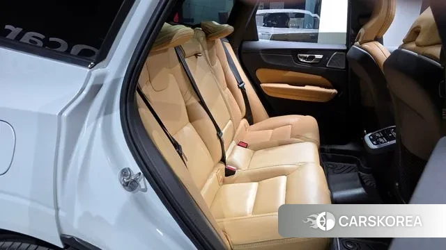 Volvo XC60 second Generation 2022 Белый из Кореи, фото 3