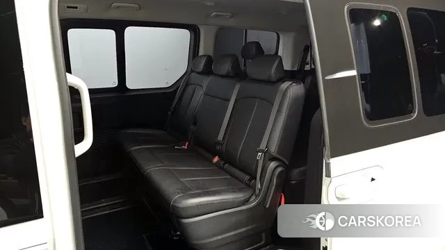 Hyundai Staria 2025 Белый из Кореи, фото 3