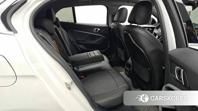 BMW 1 Series (F40) 2021 Белый из Кореи, фото 3