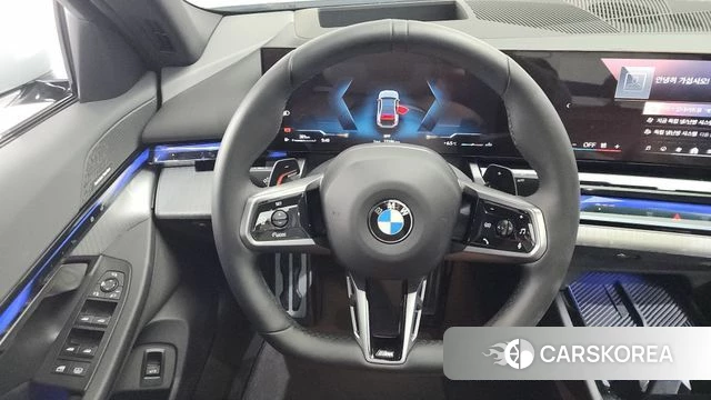 BMW 5 Series (G60) 2024 Светло-серебряный цвет из Кореи, фото 3