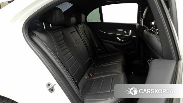 Mercedes-Benz E-Class W213 2022 Белый из Кореи, фото 3