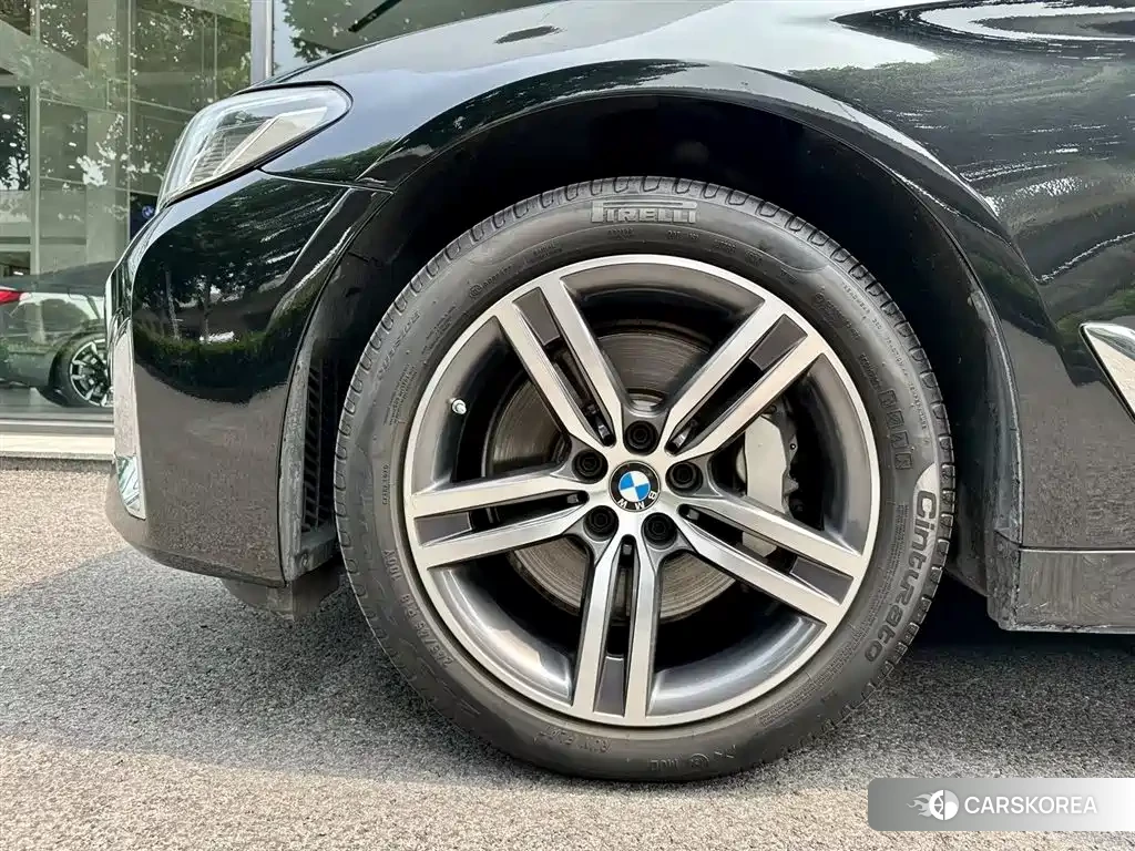 BMW 5 series 2022 Черный из Китая, фото 3