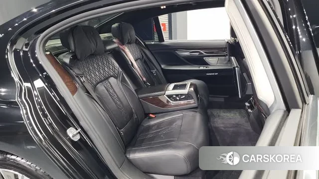BMW 7 Series (G11) 2018 Черный из Кореи, фото 3