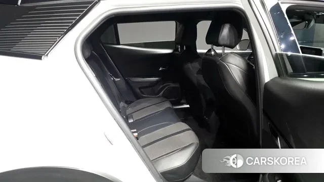 Peugeot e-2008 second generation 2022 Белый из Кореи, фото 3