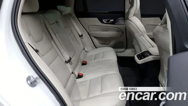 Volvo V60 Cross-Country 2nd Generation 2023 Белый из Кореи, фото 3