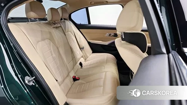 BMW 3 Series (G20) 2020 Темно-зеленый из Кореи, фото 3