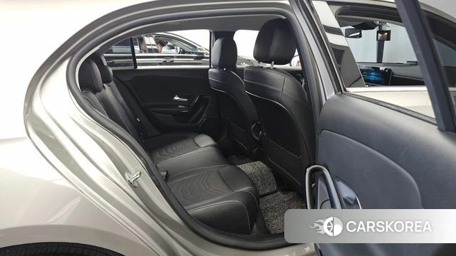 Mercedes-Benz A-Class W177 2019 Песочный из Кореи, фото 3