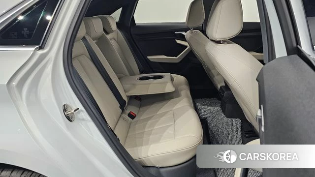 Audi A3 (8Y) 2023 Белый из Кореи, фото 3