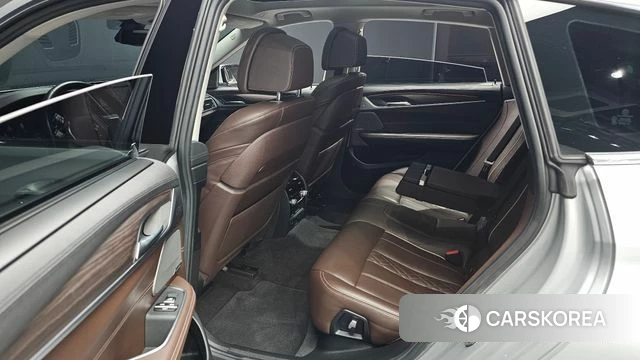 BMW 6 Series GT (G32) 2018 Серебристо-серый из Кореи, фото 3