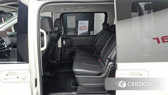 Hyundai Staria 2023 Белый из Кореи, фото 3