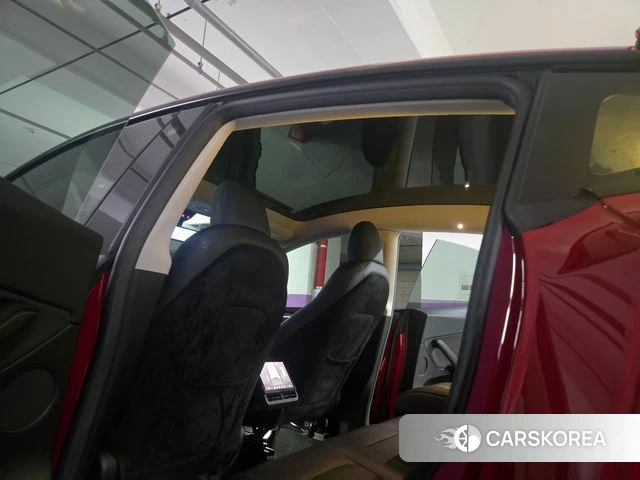 Tesla Model Y 2023 Красный из Кореи, фото 3
