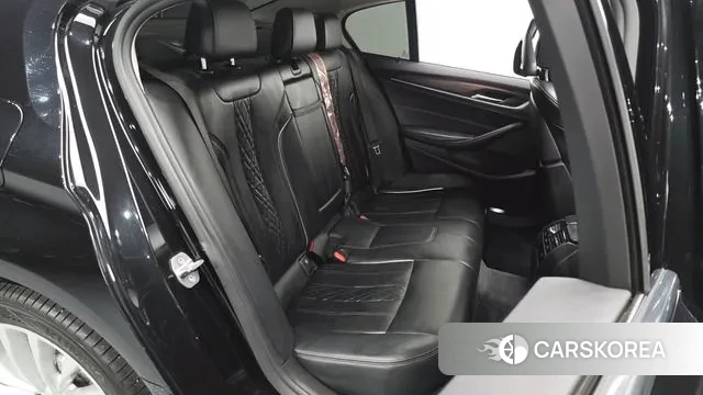 BMW 5 Series (G30) 2018 Черный из Кореи, фото 3