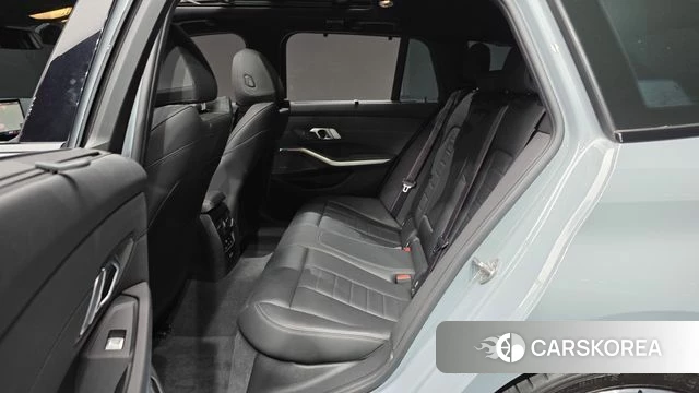 BMW 3 Series (G20) 2025 Светло-серебряный цвет из Кореи, фото 3