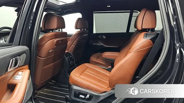 BMW X7 (G07) 2025 Черный из Кореи, фото 3