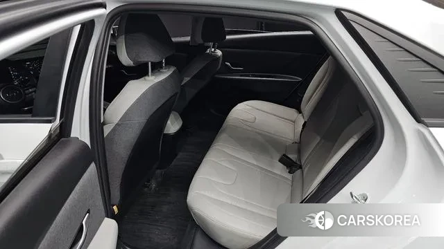 Hyundai Avante (CN7) 2022 Белый из Кореи, фото 3