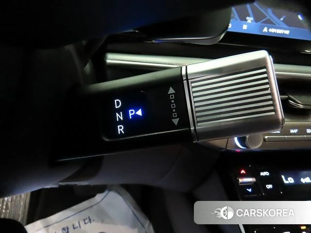 Hyundai Grandeur Hybrid (GN7) 2023 Серебристо-серый из Кореи, фото 3