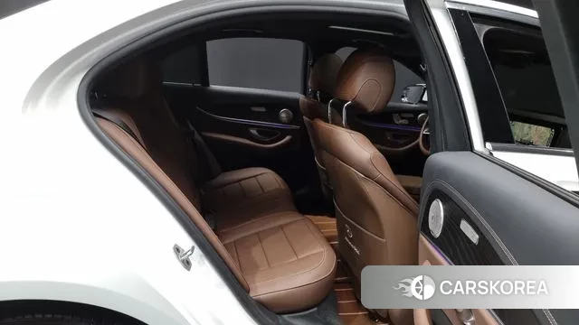 Mercedes-Benz E-Class W213 2023 Белый из Кореи, фото 3