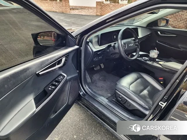 Kia EV6 2022 Черный из Кореи, фото 3