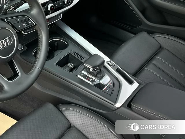 Audi A4L 2021 Темно-серый из Китая, фото 3