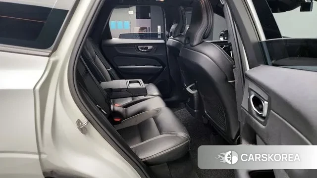 Volvo XC60 second Generation 2020 Белый из Кореи, фото 3