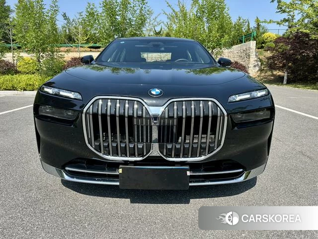 BMW 7 series 2024 Черный из Китая, фото 3