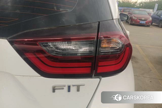 Honda Fit 2022 Белый из Китая, фото 3