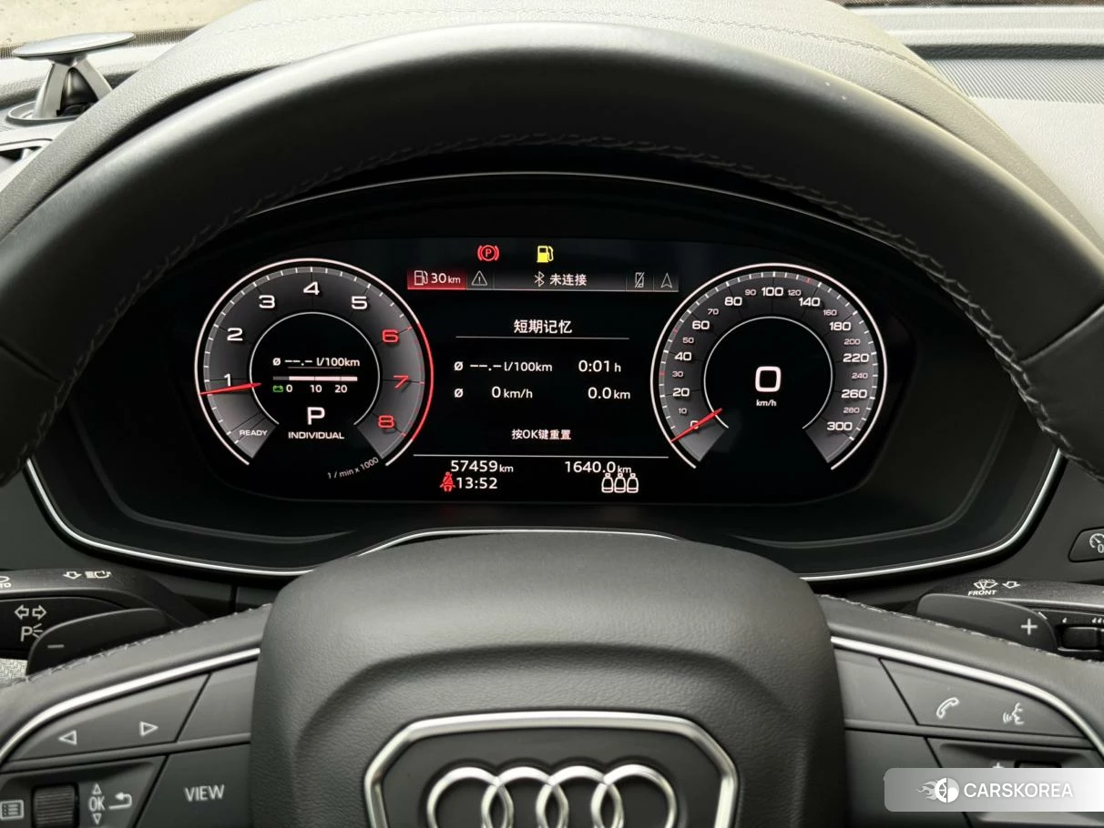 Audi Q5L 2022 Серебристо-серый из Китая, фото 3