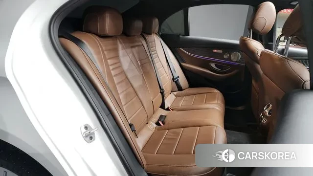 Mercedes-Benz E-Class W213 2023 Белый из Кореи, фото 3