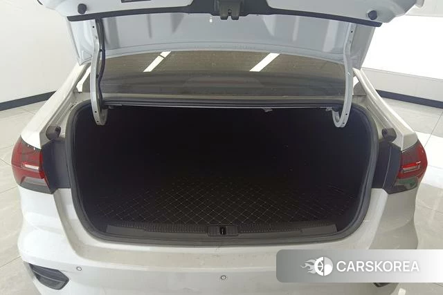 Roewe i5 2021 Белый из Китая, фото 3
