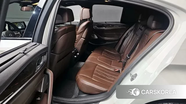 BMW 5 Series (G30) 2018 Белый из Кореи, фото 3