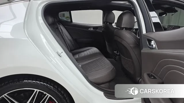 Kia Stinger Meister 2023 Белый из Кореи, фото 3