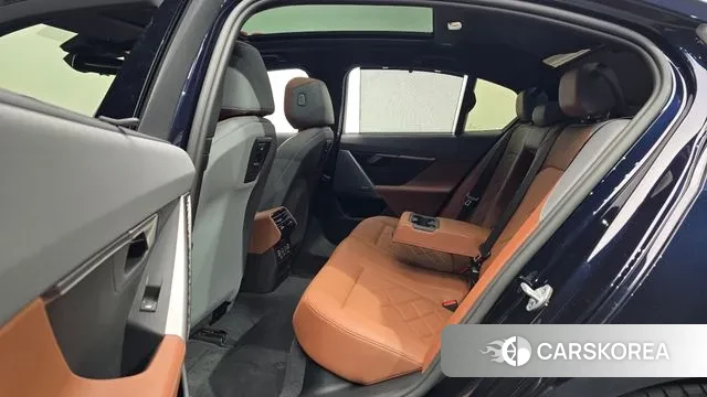 BMW 5 Series (G60) 2025 Синий из Кореи, фото 3