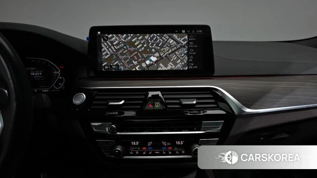 BMW 5 Series (G30) 2021 Белый из Кореи, фото 3