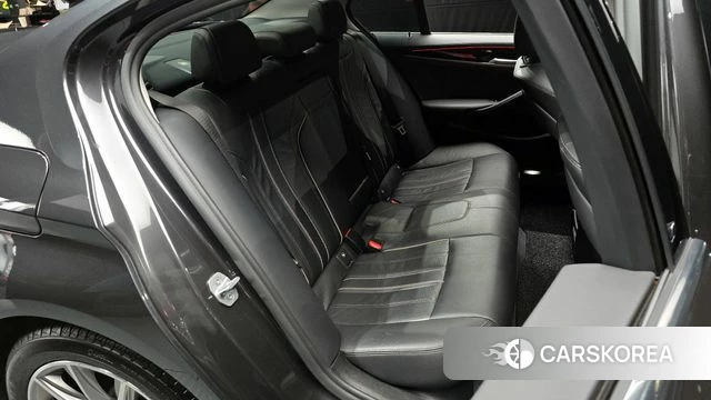 BMW 5 Series (G30) 2018 Серый из Кореи, фото 3