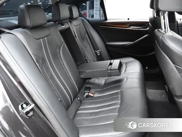 BMW 5 Series (G30) 2021 Черный из Кореи, фото 3