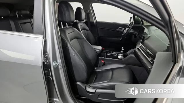 Kia Sportage 5th Generation 2022 Серебристо-серый из Кореи, фото 3