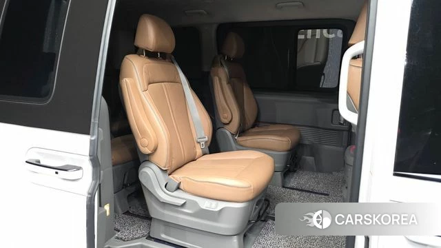 Hyundai Staria 2022 Белый из Кореи, фото 3