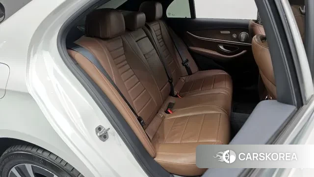 Mercedes-Benz E-Class W213 2021 Белый из Кореи, фото 3