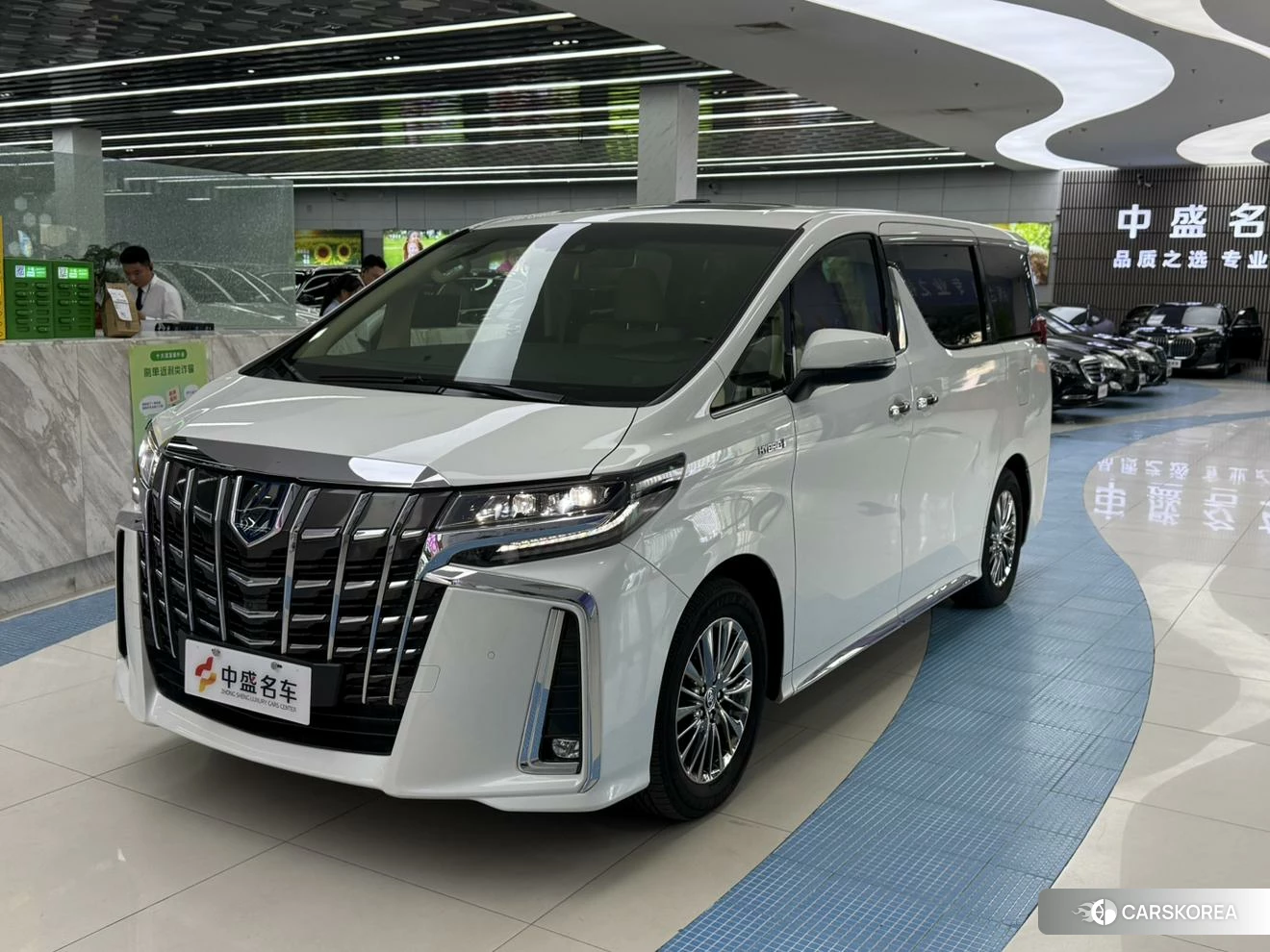 Toyota Elfa 2021 Белый из Китая, фото 3