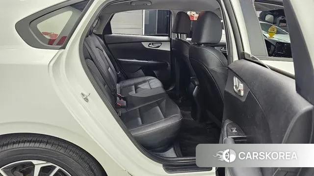 Kia The New K3 2nd generation 2021 Белый из Кореи, фото 3