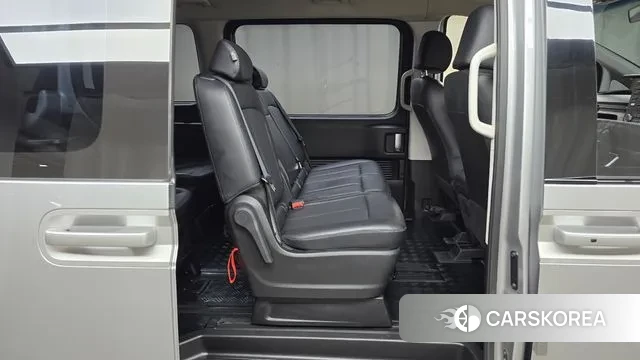 Hyundai Staria 2022 Серебряный из Кореи, фото 3