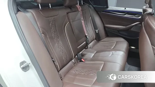 BMW 5 Series (G30) 2022 Белый из Кореи, фото 3