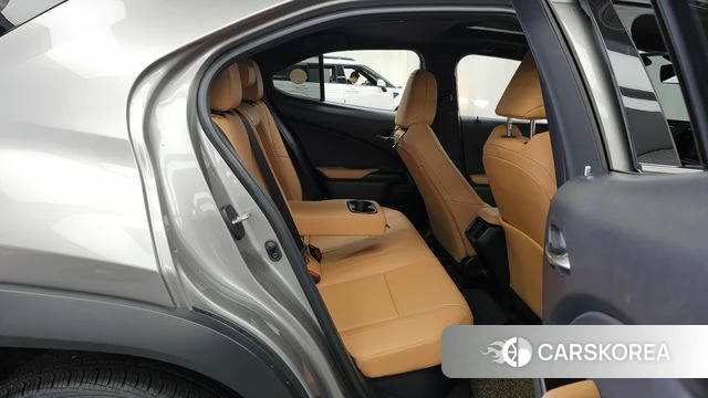Lexus UX250h 2022 Песочный из Кореи, фото 3
