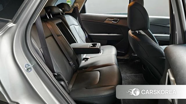 Kia Sportage 5th Generation 2022 Серебристо-серый из Кореи, фото 3