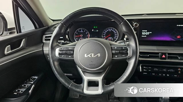 Kia K5 3rd generation 2023 Белый из Кореи, фото 3